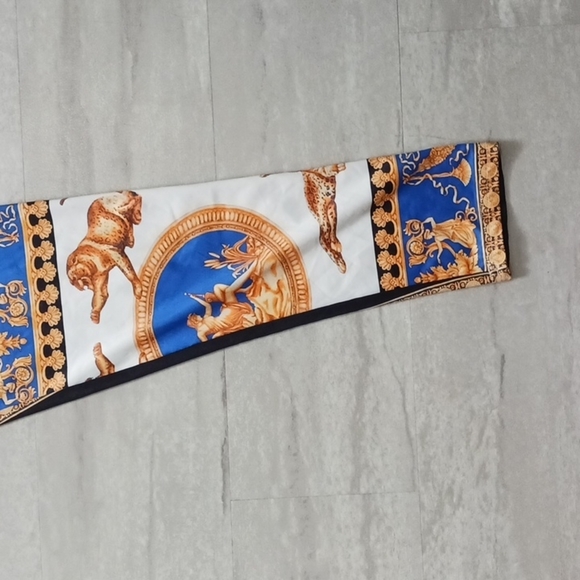 Women's Trendy Graphic Legging Size large. - Picture 7 of 13